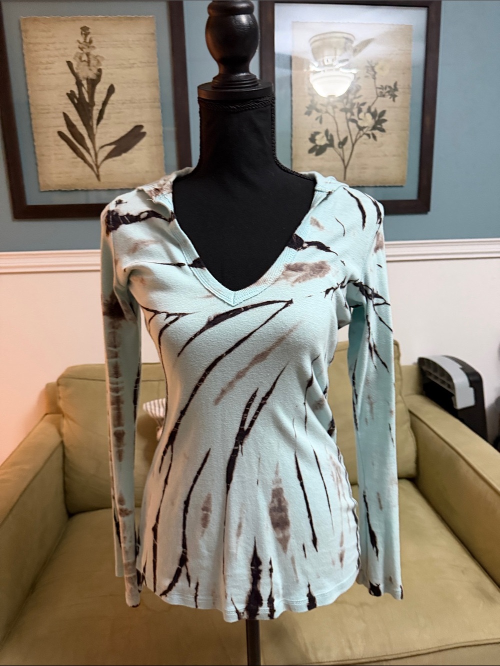 The Pyramid Collection light blue Tie-Dye V-Neck Long Sleeve Hoodie